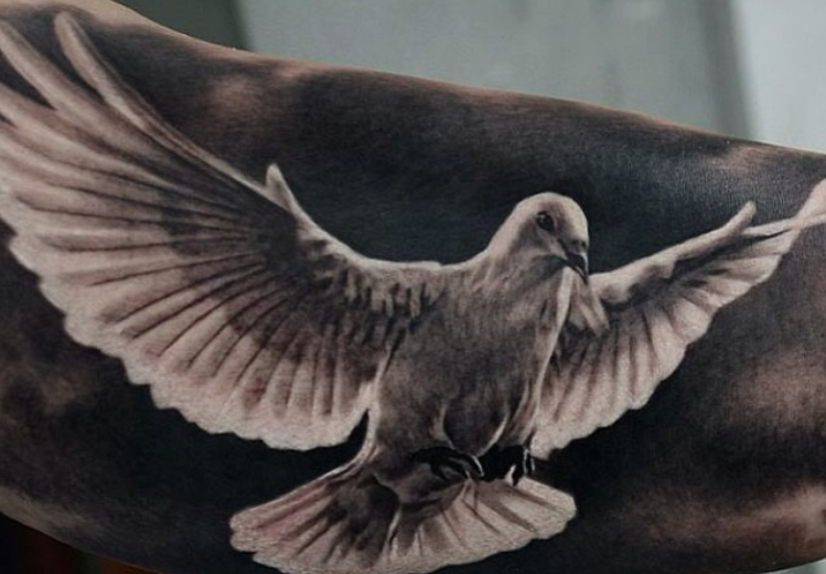 Rogier: Tree Tattoo, realistic, schwarz-weiss, 3D